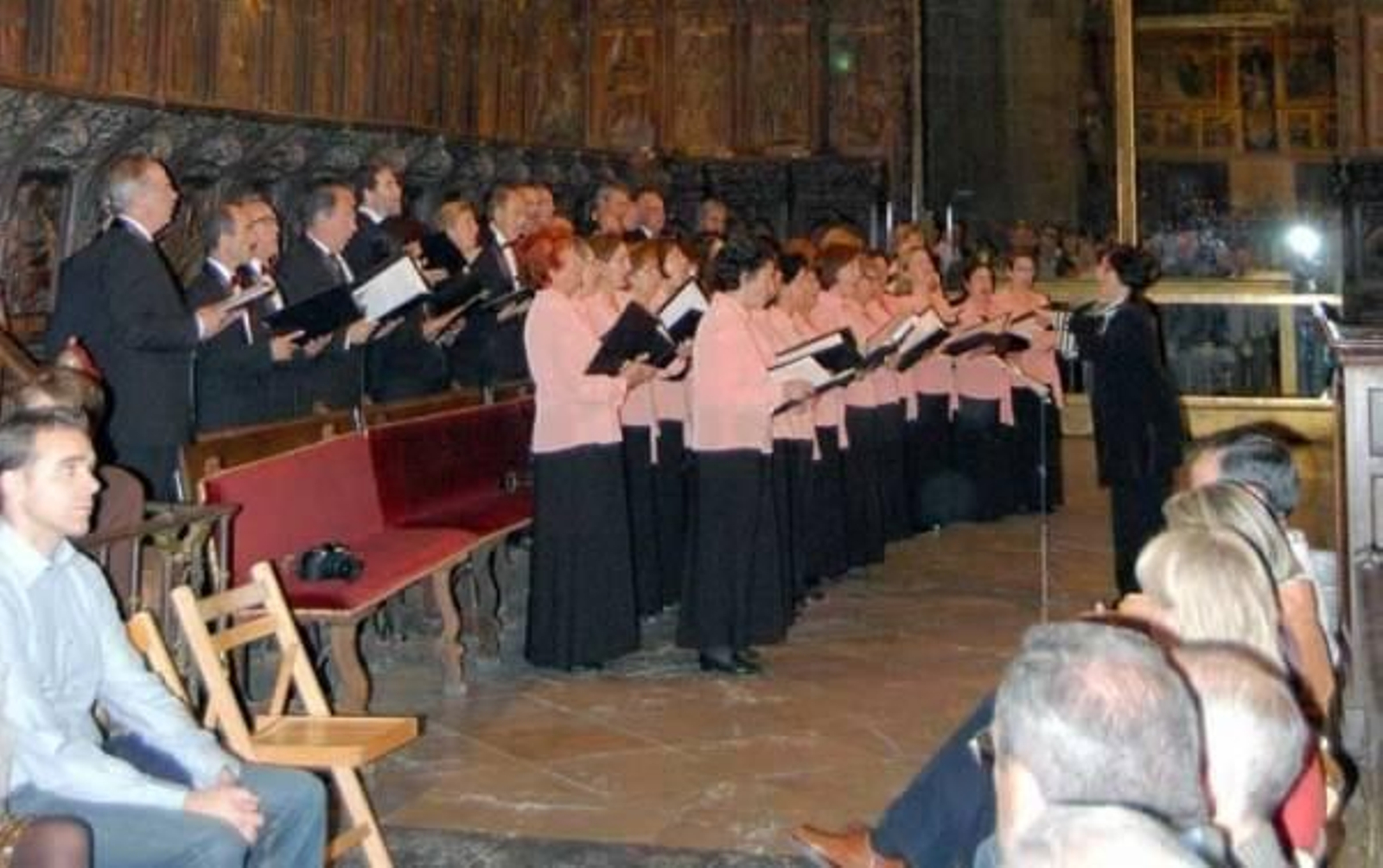 Actuación de la Coral Peña Labra.
