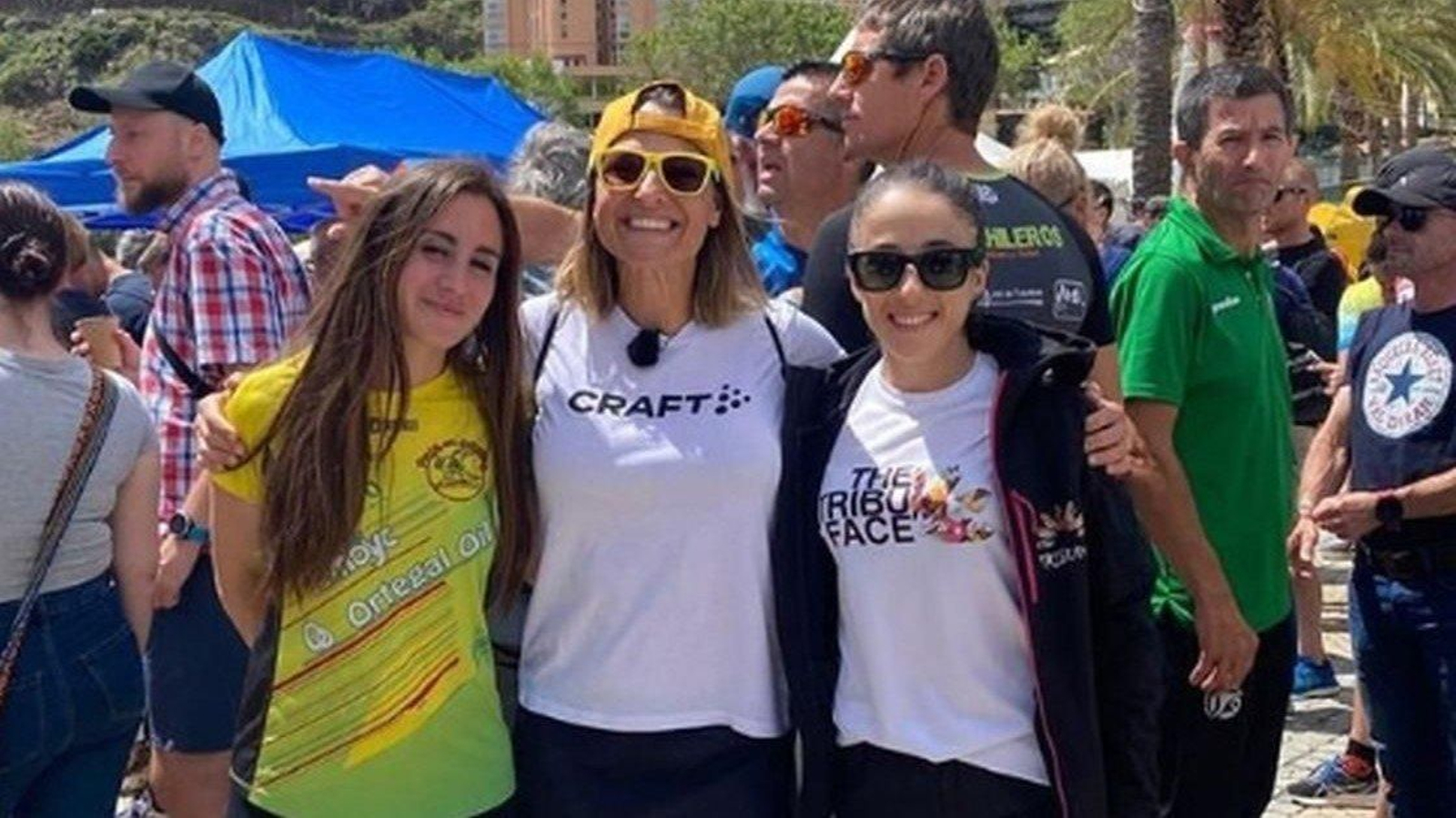 Aroa Sío, en el centro, tras la disputa del trail de Madeira.