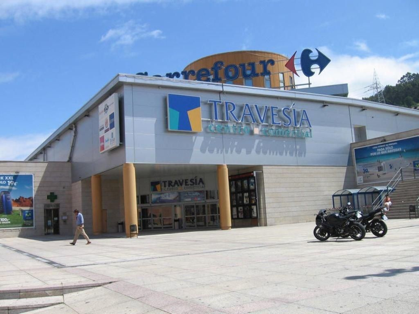 El centro comercial Travesía se inauguró en 2003 y es el noveno mayor de Galicia.