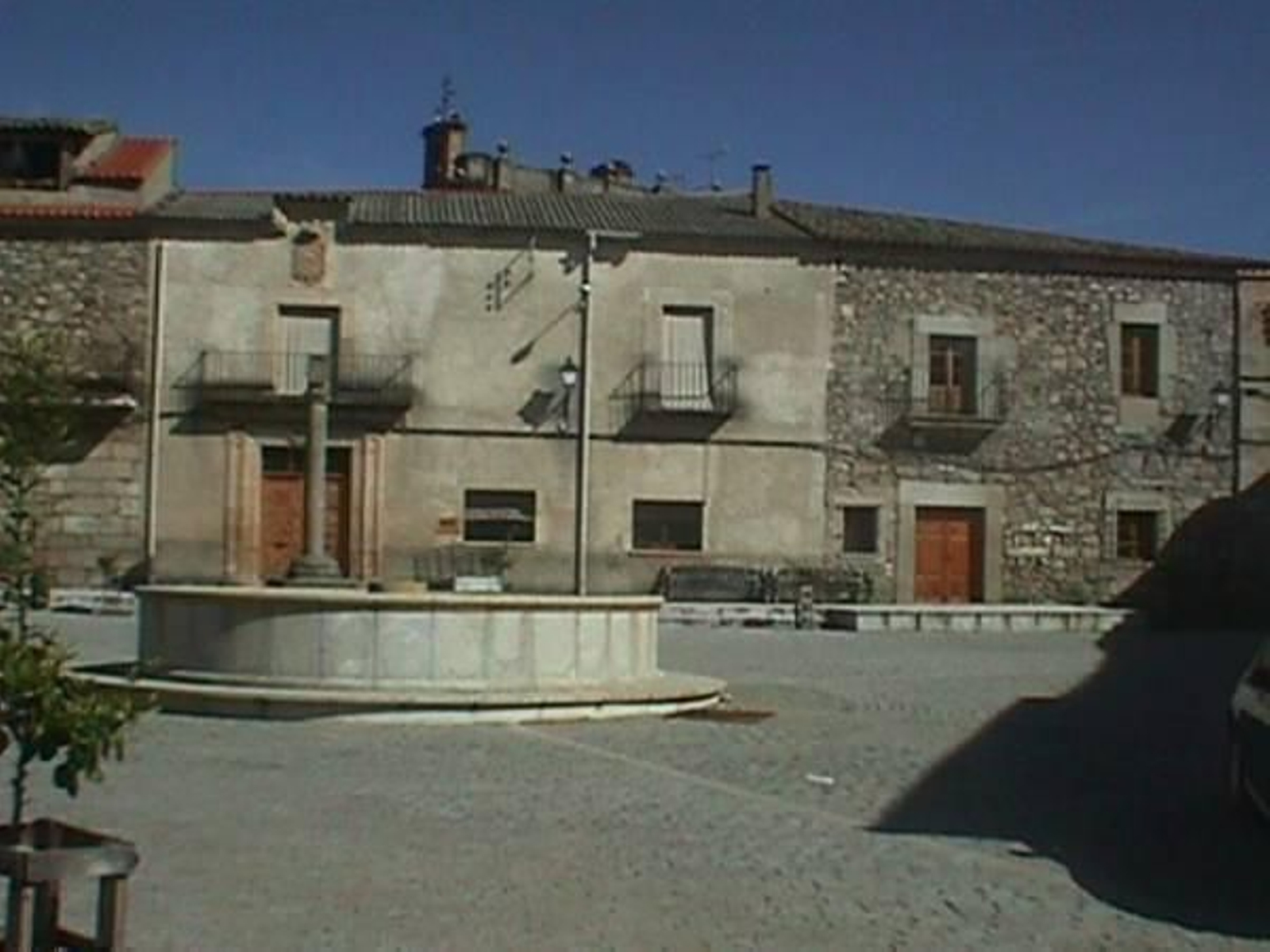 Plaza de Zarza la Mayor.