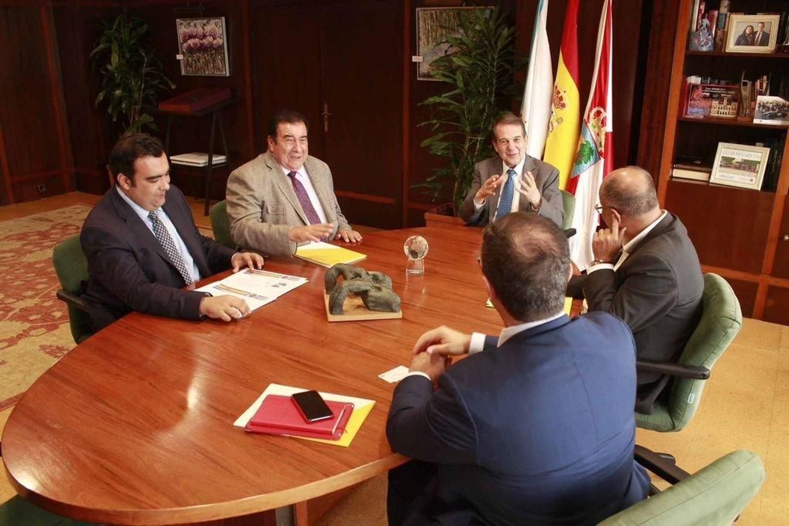 Caballero, con la dirección de Incargo, ayer.