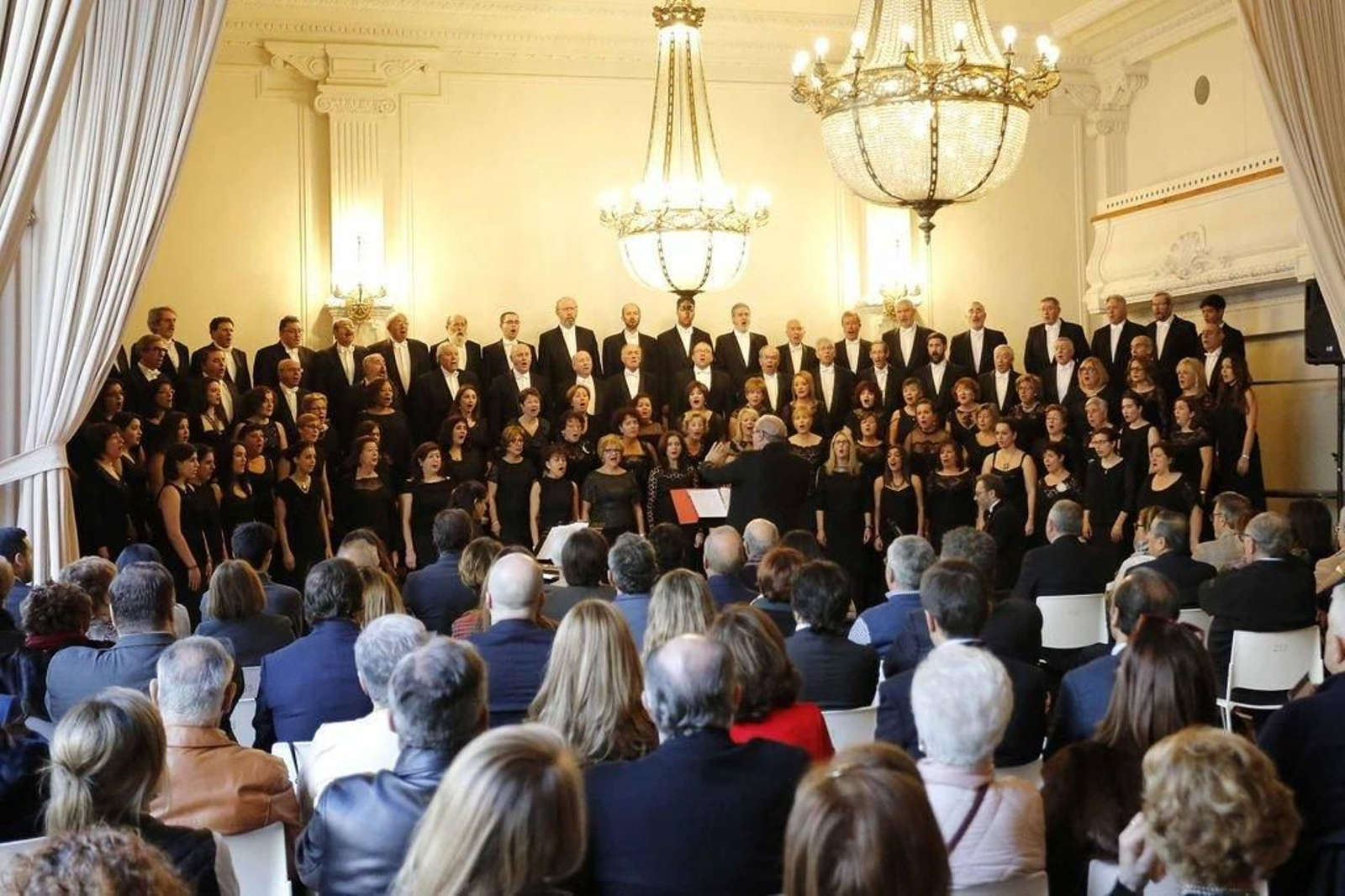 La Coral Casablanca, en su último concierto del año pasado, en la sede del Celta.