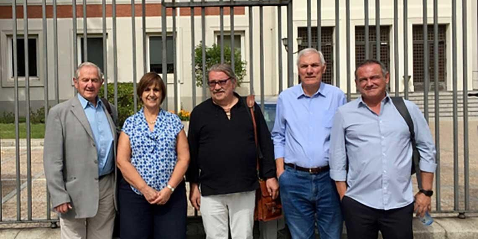 El pasado 27 de septiembre los representantes de la Confederación Europea por Francia (José María Oliver y Manuel Vilas), Suiza (Miguel Ángel García) y Bélgica (José Antonio Arran), se reunieron con la Dirección General de Migraciones.