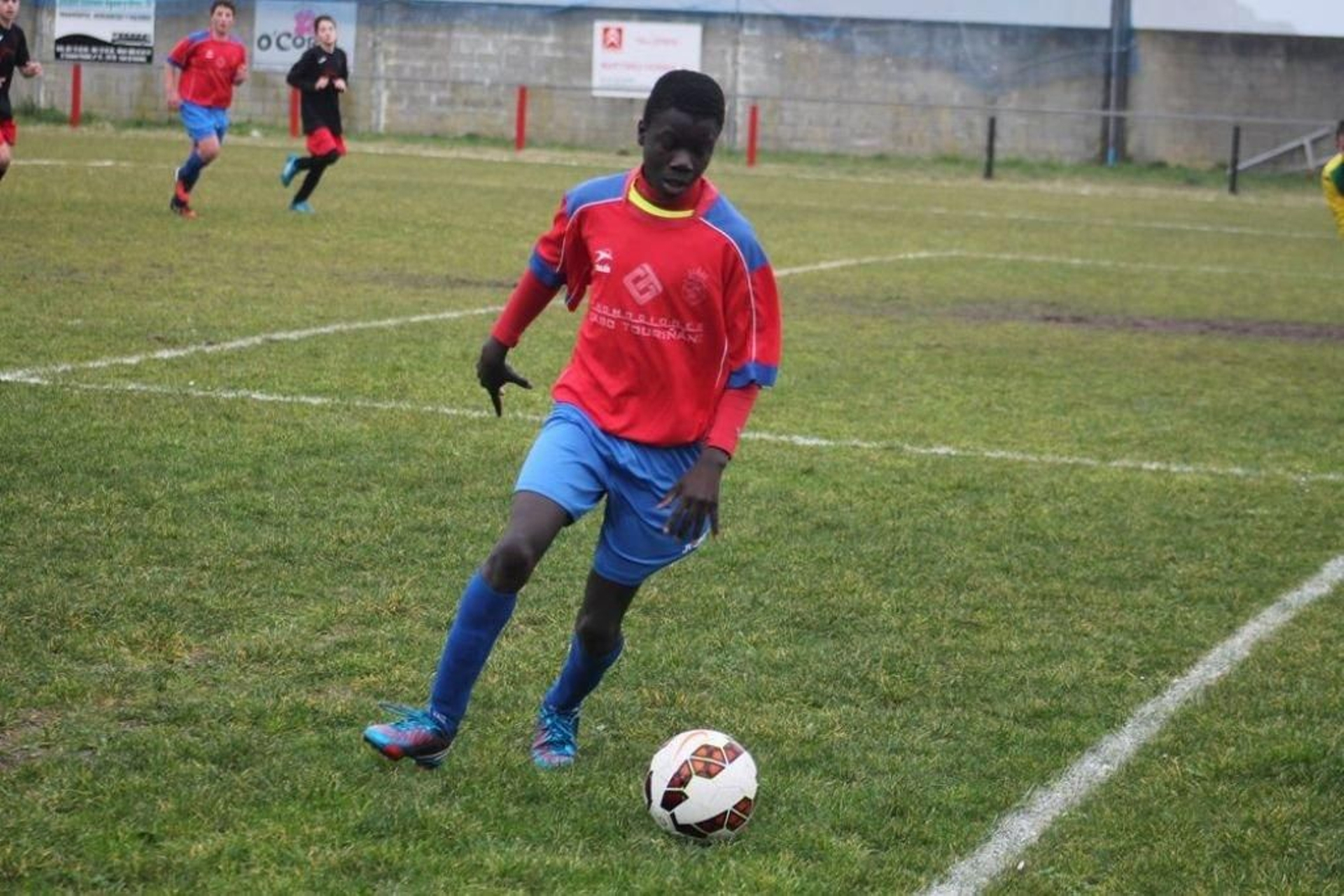 Abdoulaye Fall Seck falleció ayer durante un partido.