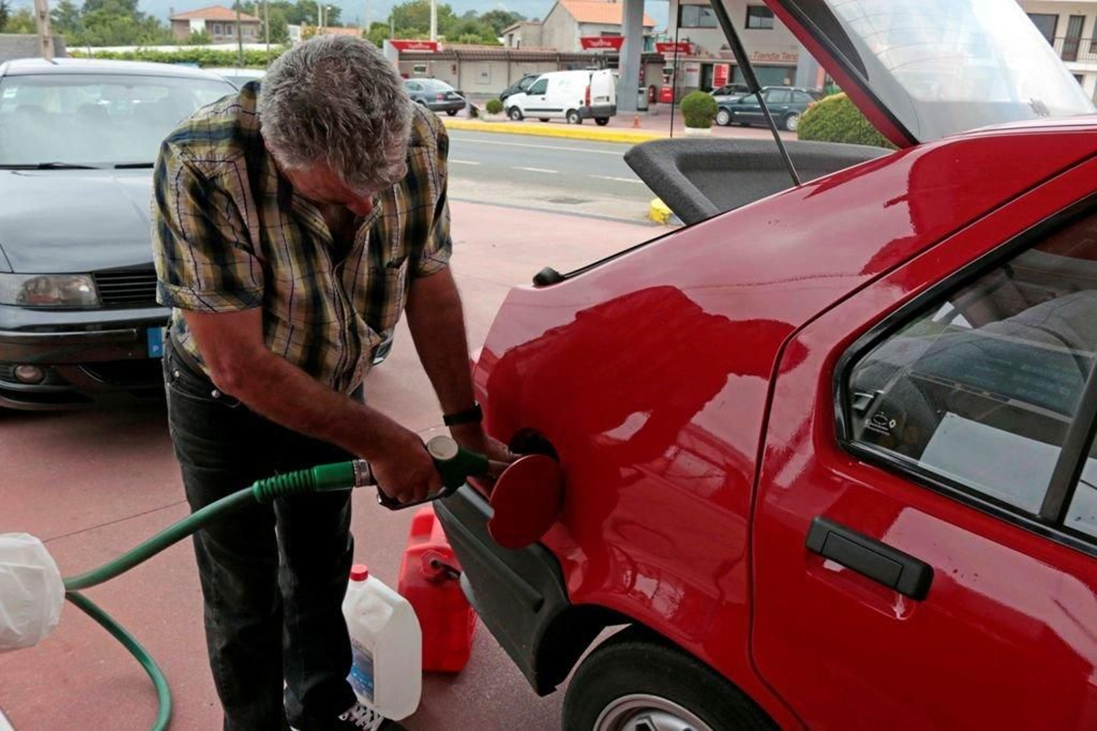 Los ingresos por gasolinas cayeron en 208.000 euros.