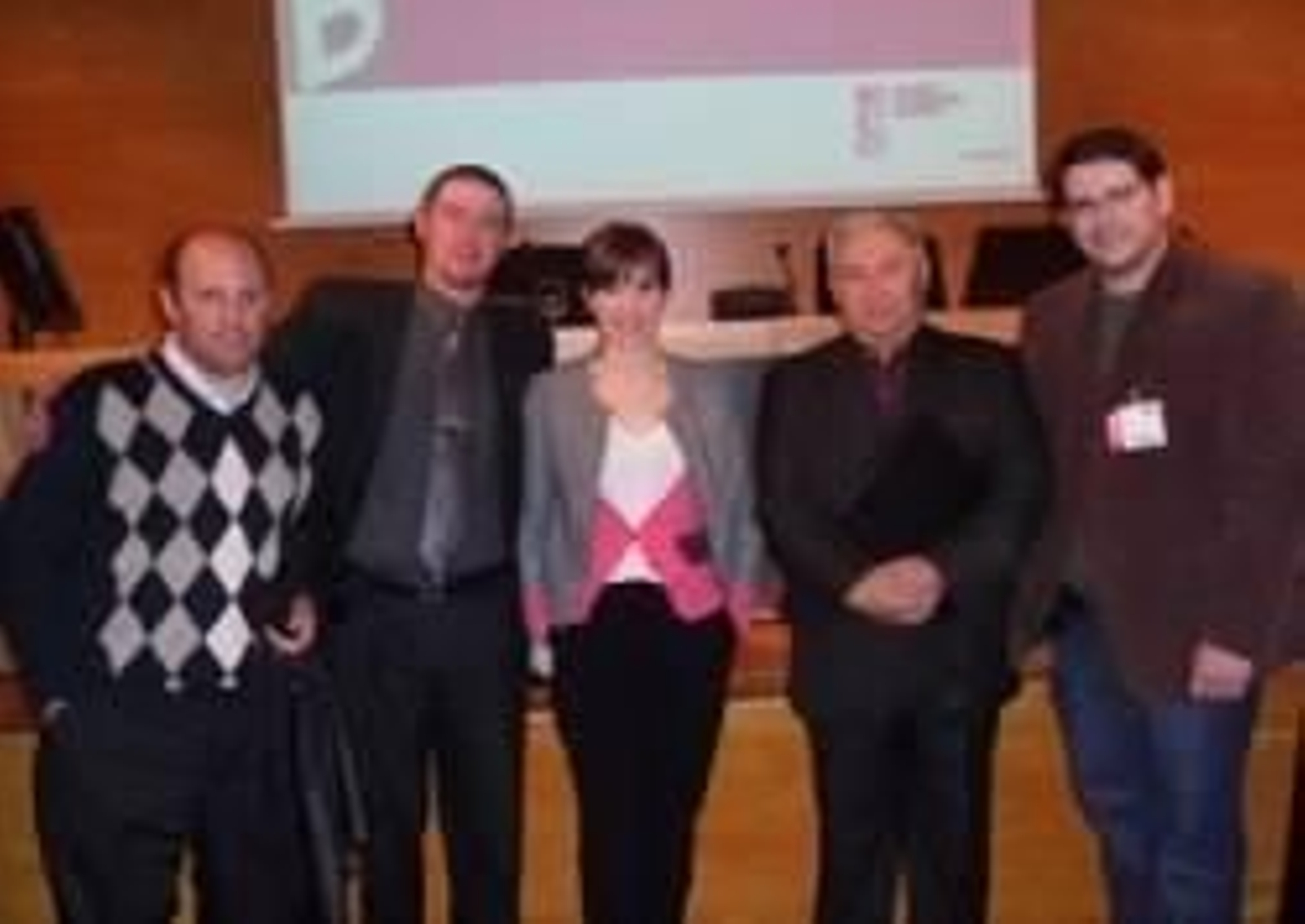 Los empresarios extranjeros reunidos en la feria.