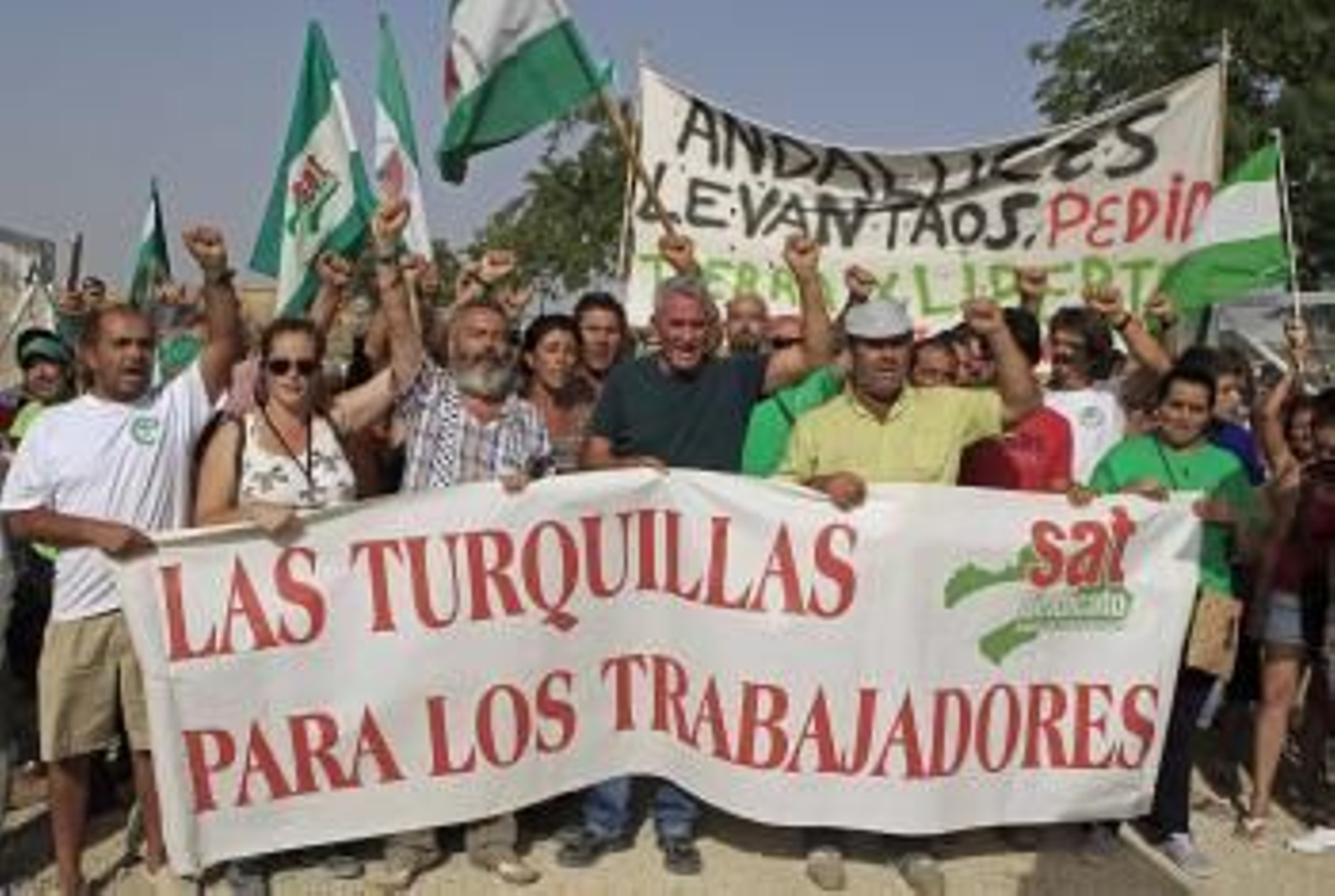 Miembros del SAT abandonan la finca de las Turquillas