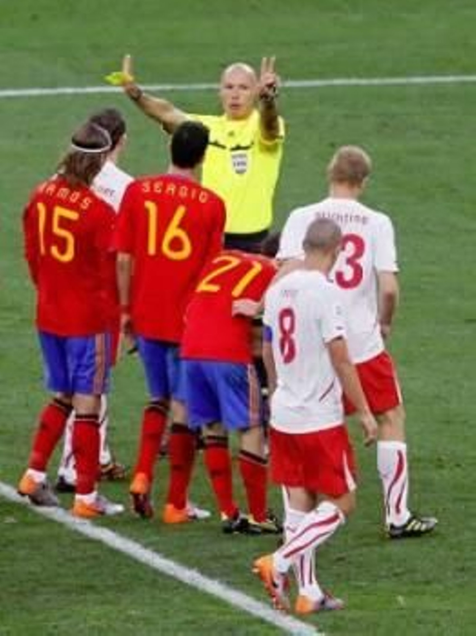 Howard Webb en el España-Suiza
