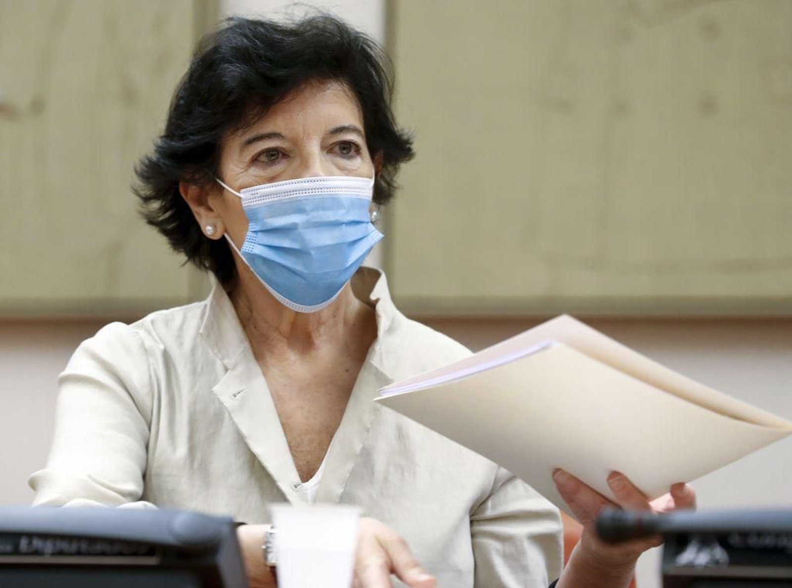 La ministra de Educación, Isabel Celaá, en su comparecencia en el Congreso.