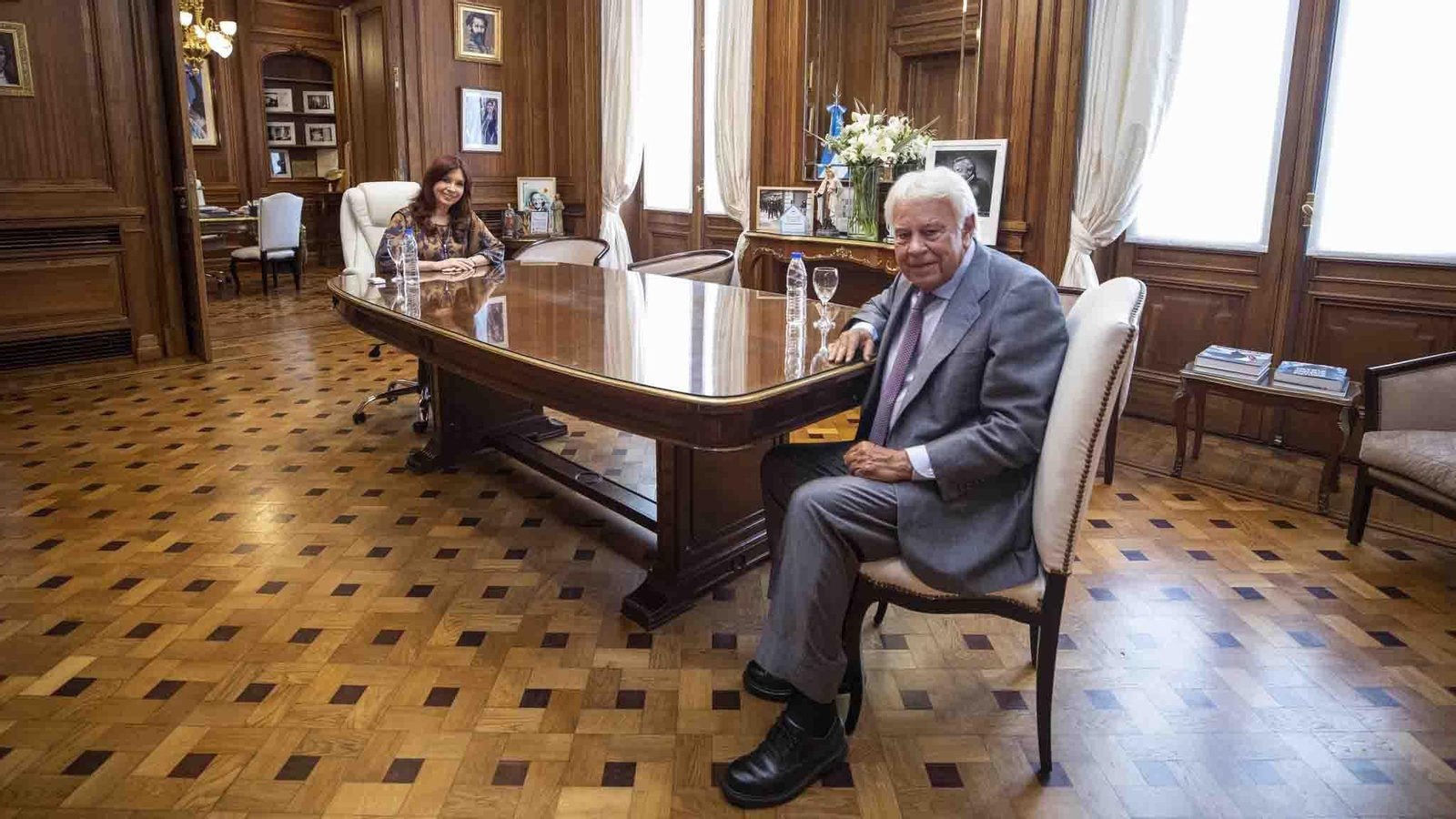 Felipe González con Cristina Fernández
