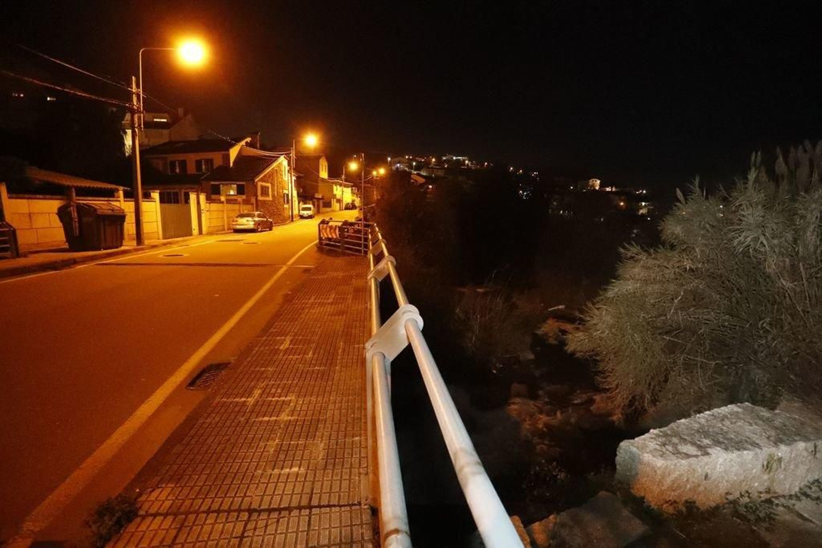 El cadáver fue encontrado en esta zona del Lagares, en la calle Severino Cobas.