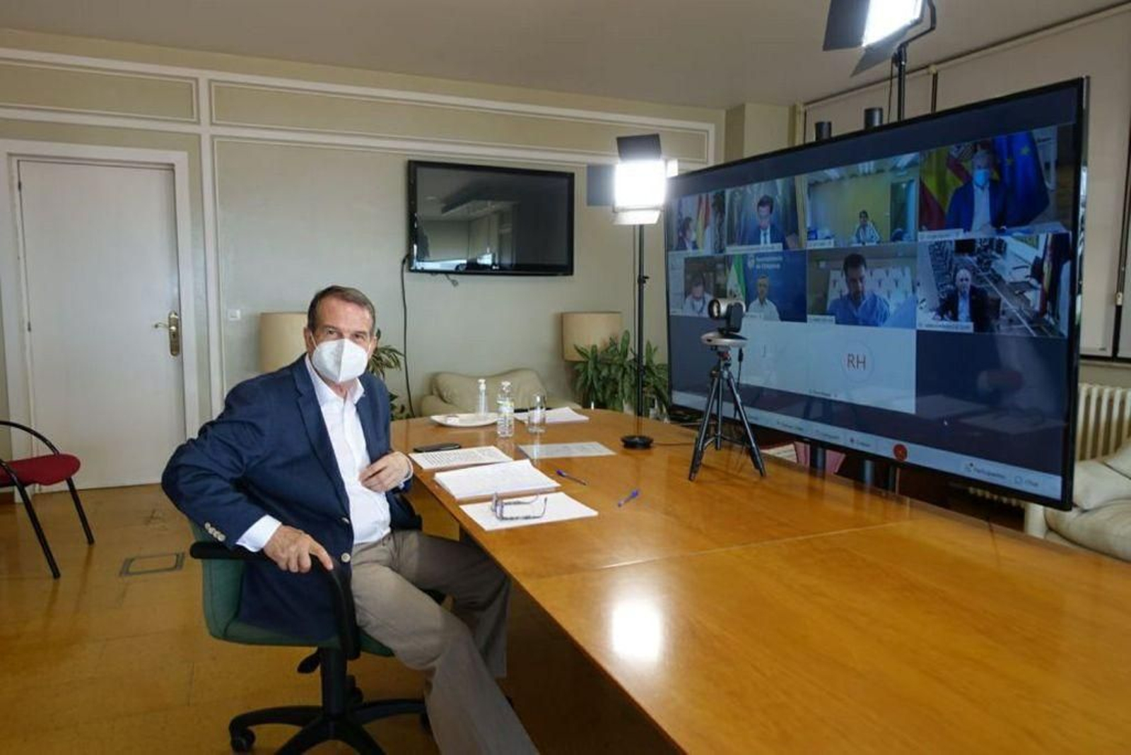 Caballero en una reunión anterior de junta de portavoces de la FEMP.