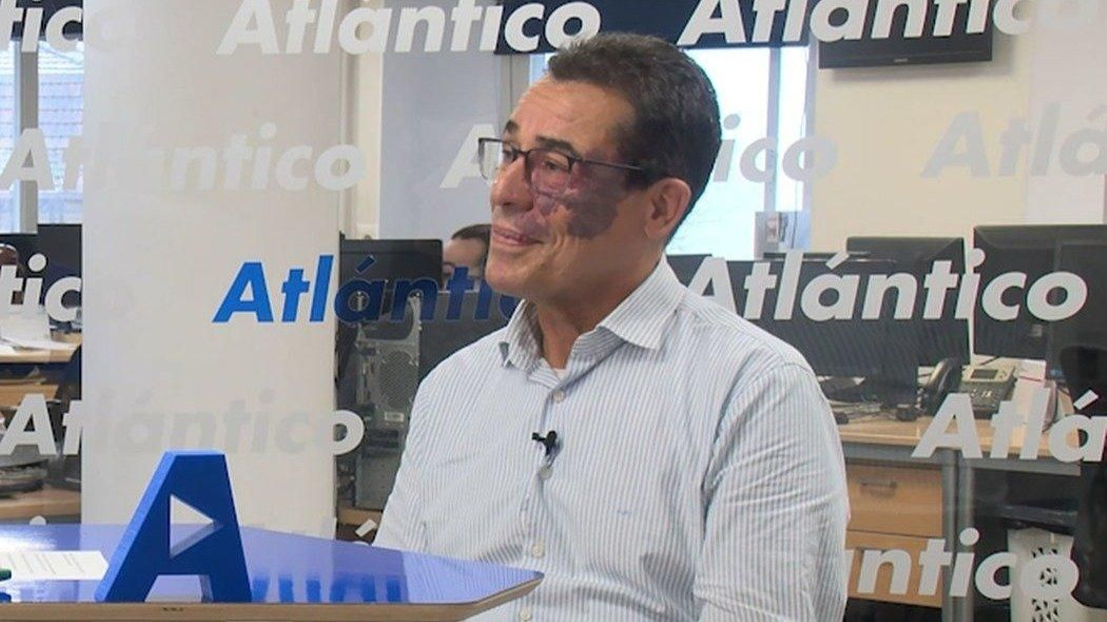 El endocrino Eduardo Pena, en el set de Atlántico.