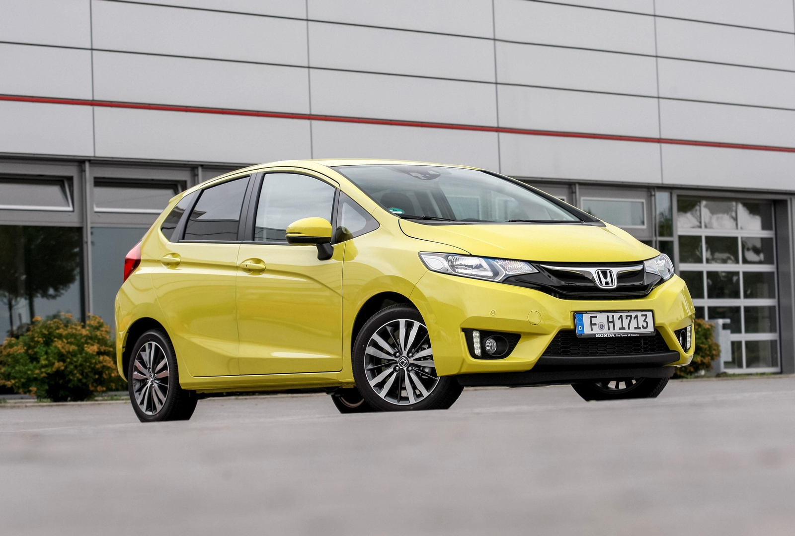 Honda somete al Jazz a un rediseño incorporando la imagen actual del resto de sus gamas.