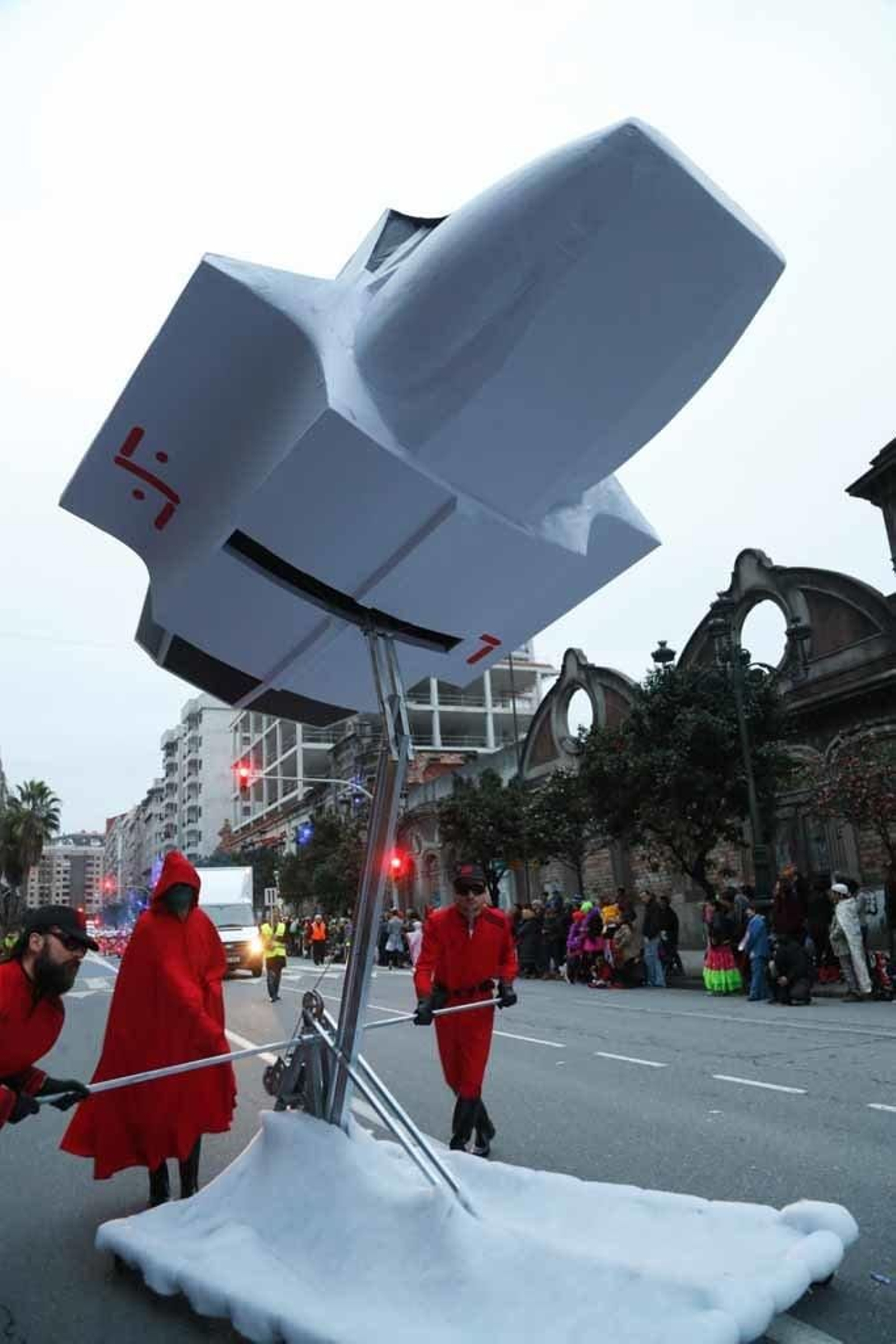 Las comparsas calientan el Entroido en Vigo Foto JVLandín 10