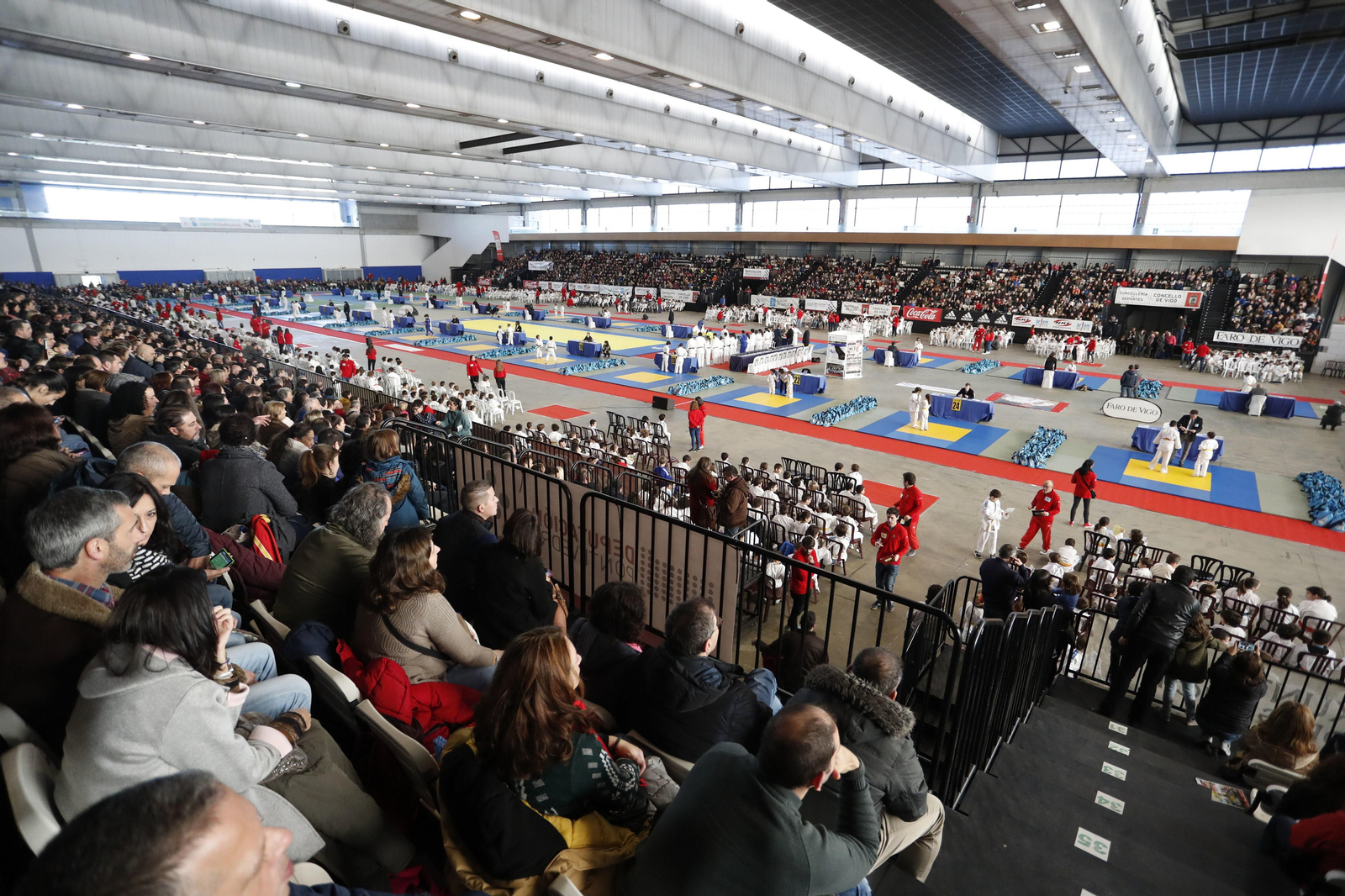 Las gradas del pabellón número 3 del Ifevi se llenaron con motivo de la 24ª edición de la Fiesta del Judo Infantil Trofeo Mestre De Frutos.