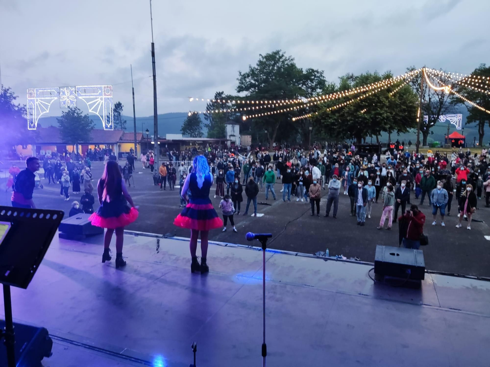 Tomiño vuelve a bailar en una verbena _ Vicente Alonso 29