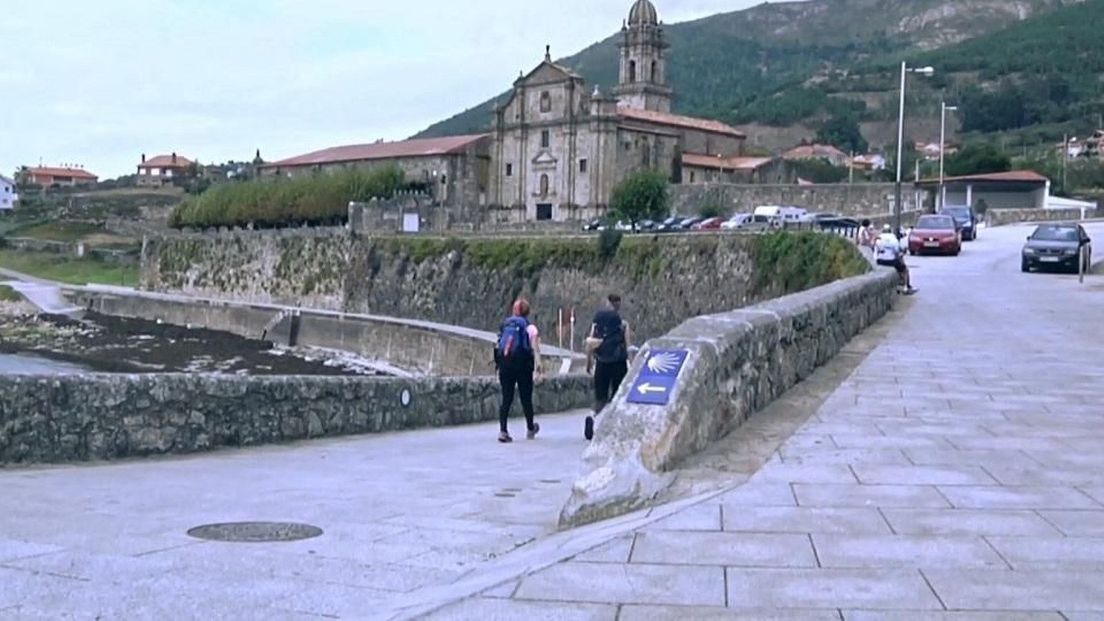 Camino Portugués por la Costa a su paso por Oia