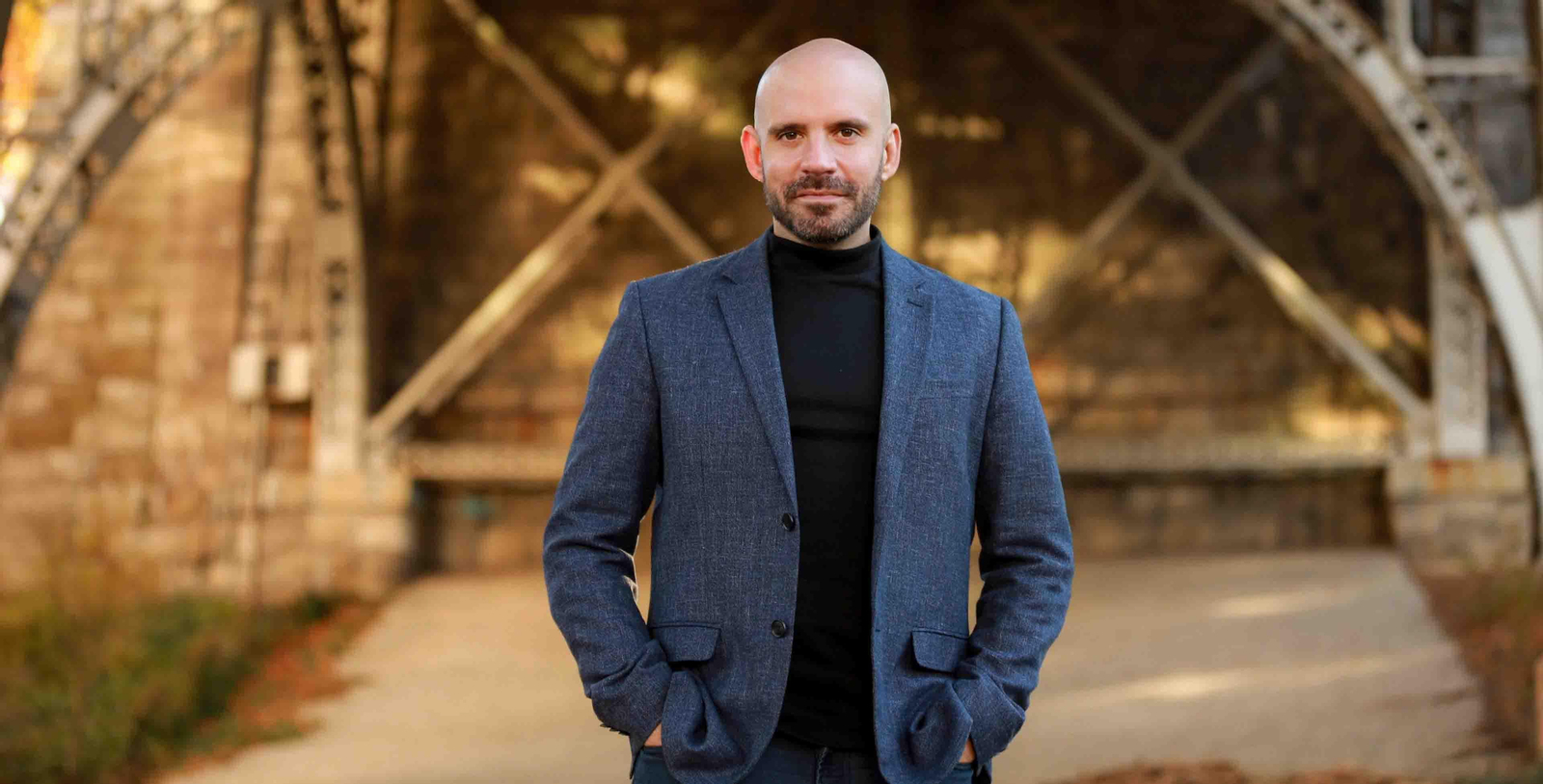 Fotografía cedida por la compañía neoyorquina de teatro Repertorio Español donde aparece su director artístico, Rafael Sánchez. EFE/Repertorio Español