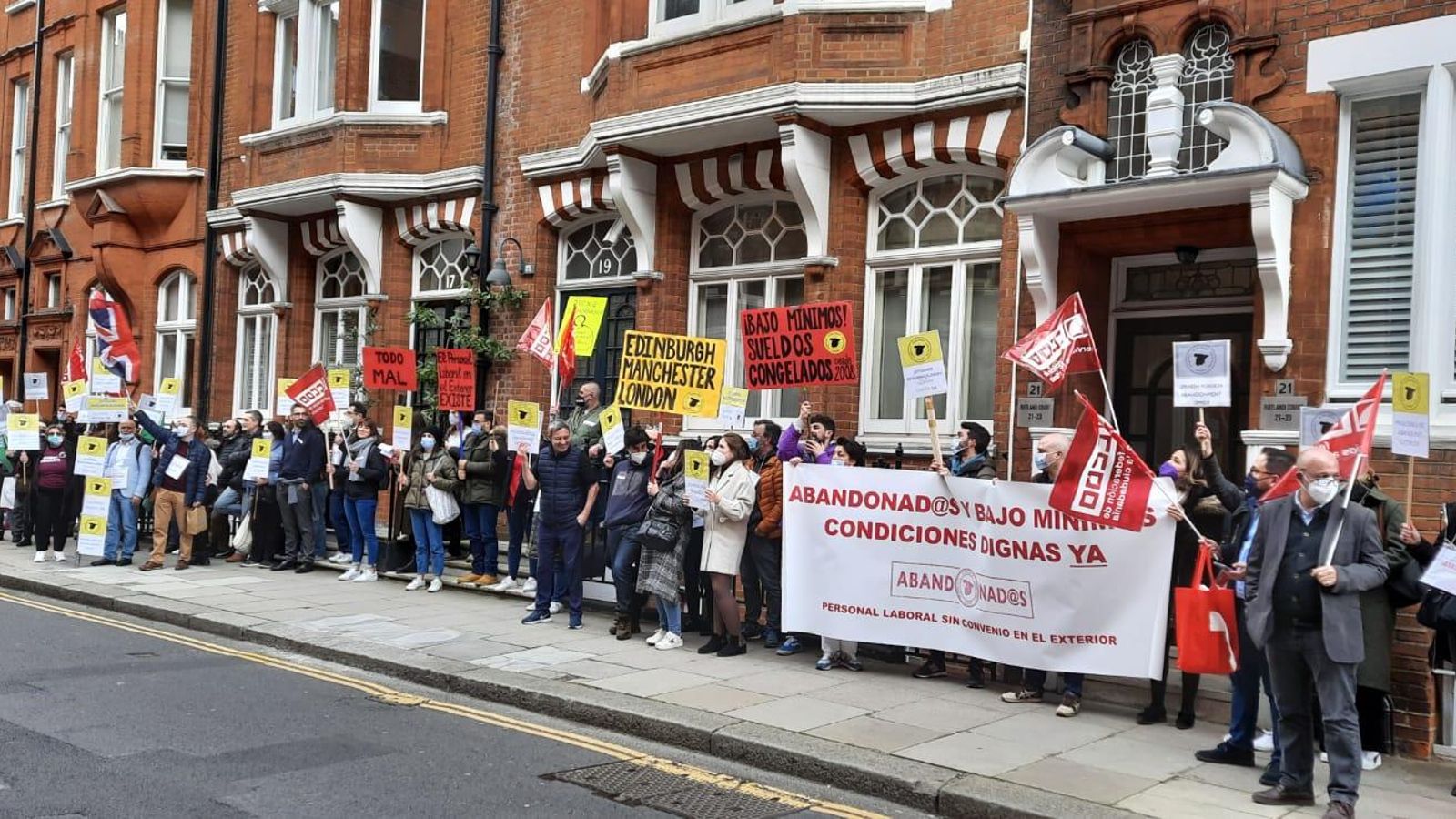 Concentración delante del Consulado de España en Londres