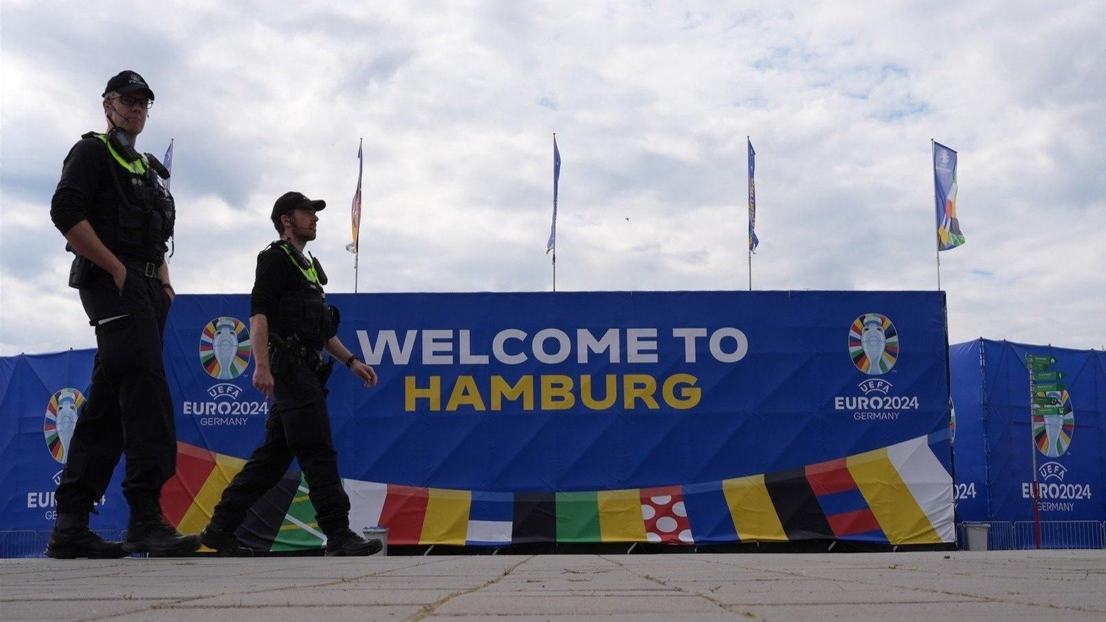La Policía alemana, en un recinto dedicado a la Eurocopa 2024 en Hamburgo. // E.P.