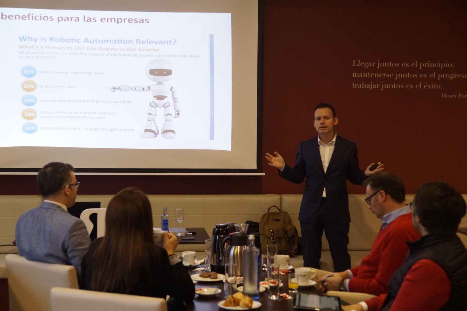 Alberto Díaz Freire, responsable de soluciones sectoriales de R, en el Círculo de Empresarios.