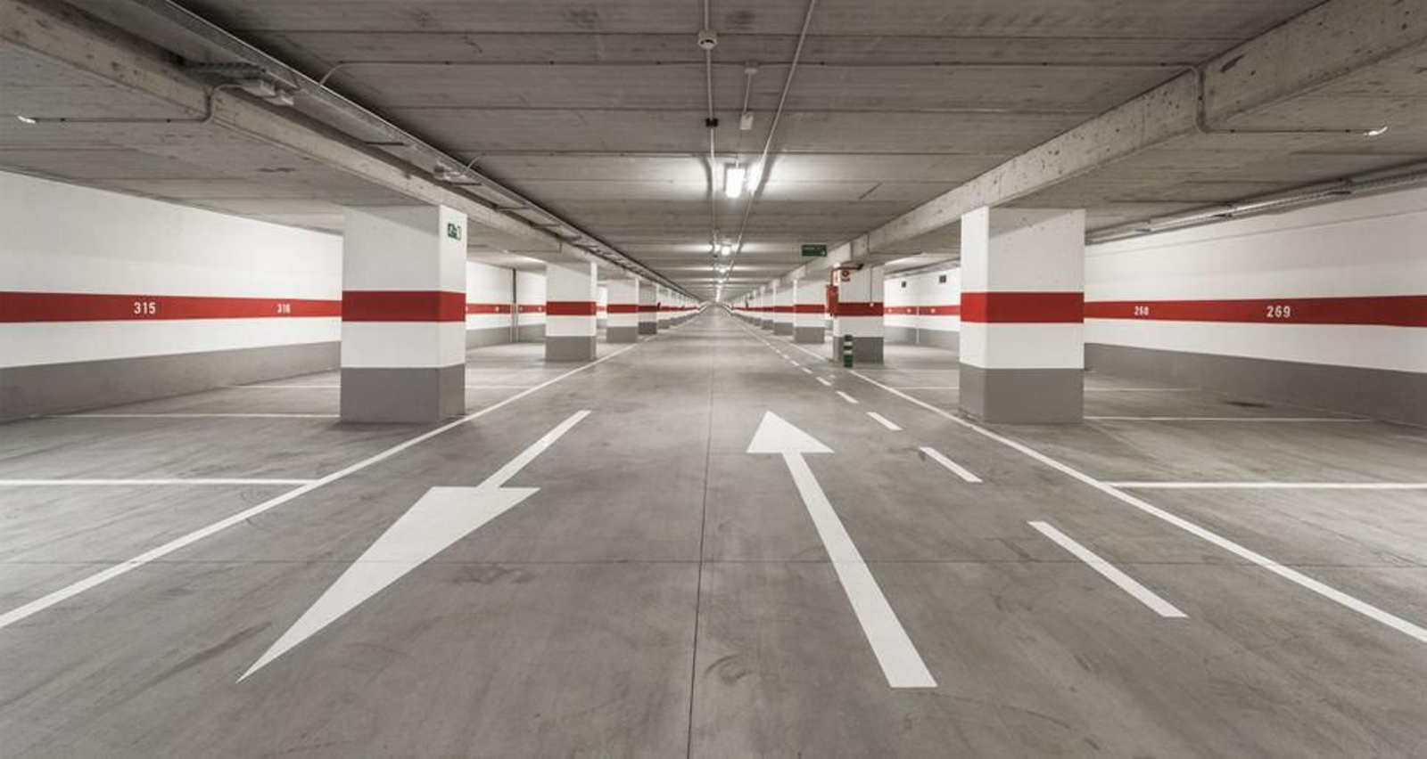 Parking de Jenaro de la Fuente del Grupo Puentes.