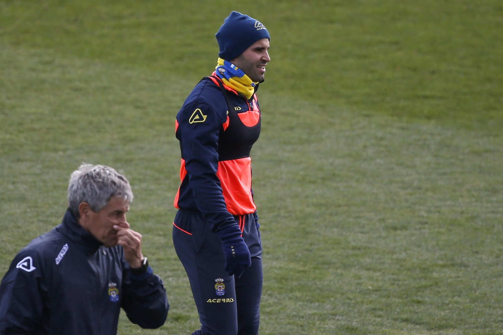 Quique Setién y Jesé Rodríguez, en el entrenamiento de Las Palmas.