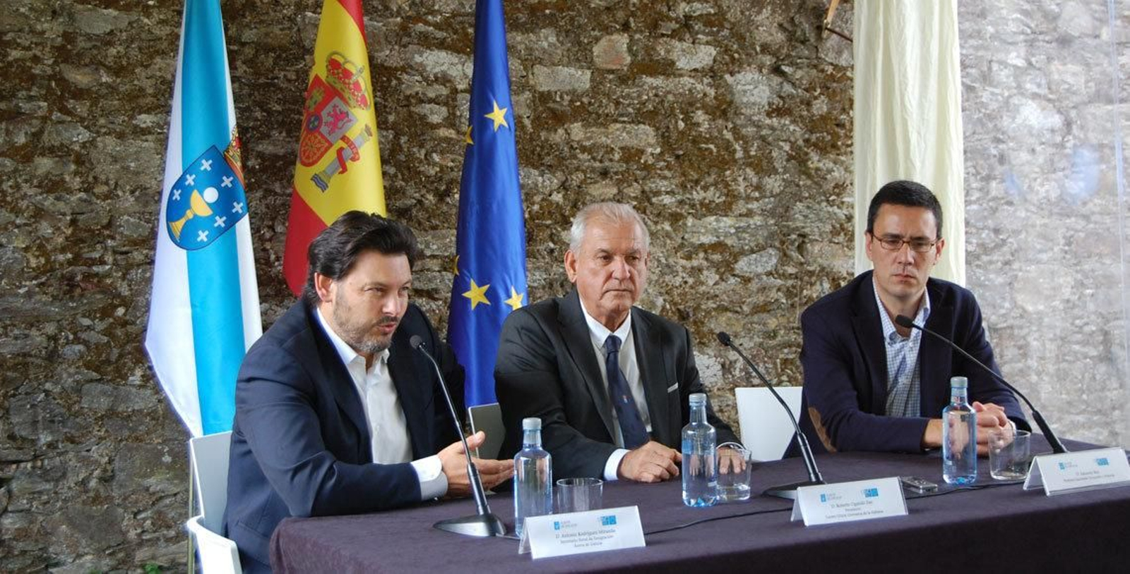 Rodríguez Miranda durante la apertura del curso organizado por Emigración y la Universidad de Santiago.