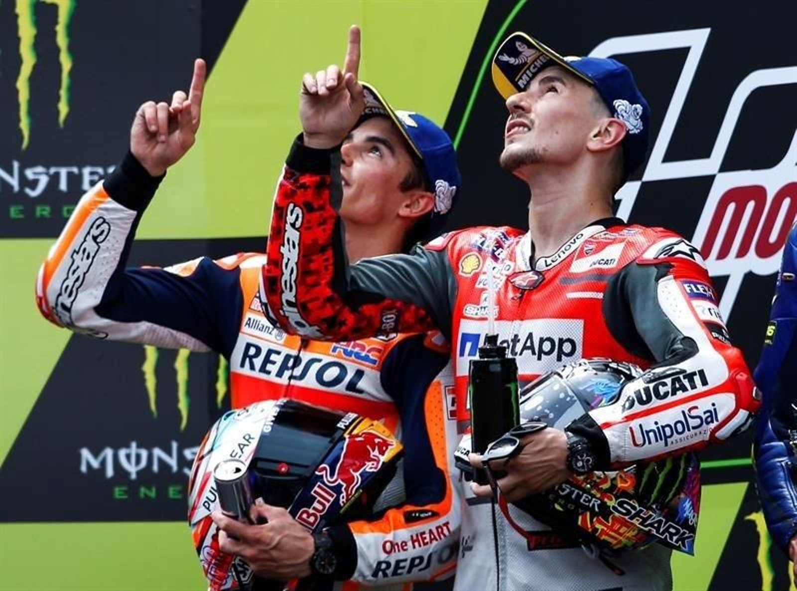 Los pilotos españoles de Moto GP, Jorge Lorenzo (d) y Marc Marquez