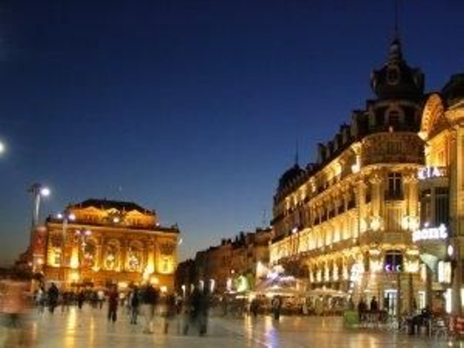 Montpellier durante un encuentro con el Consejo  de Residentes.