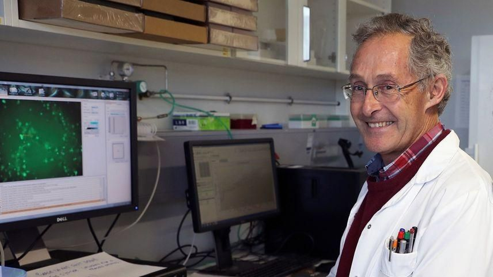 Ángel Carracedo, en uno de los laboratorios de la USC.