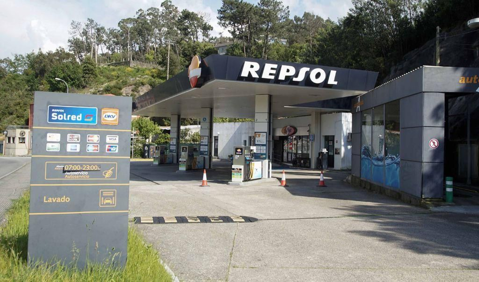 La gasolinera de Rande, ayer sin actividad.