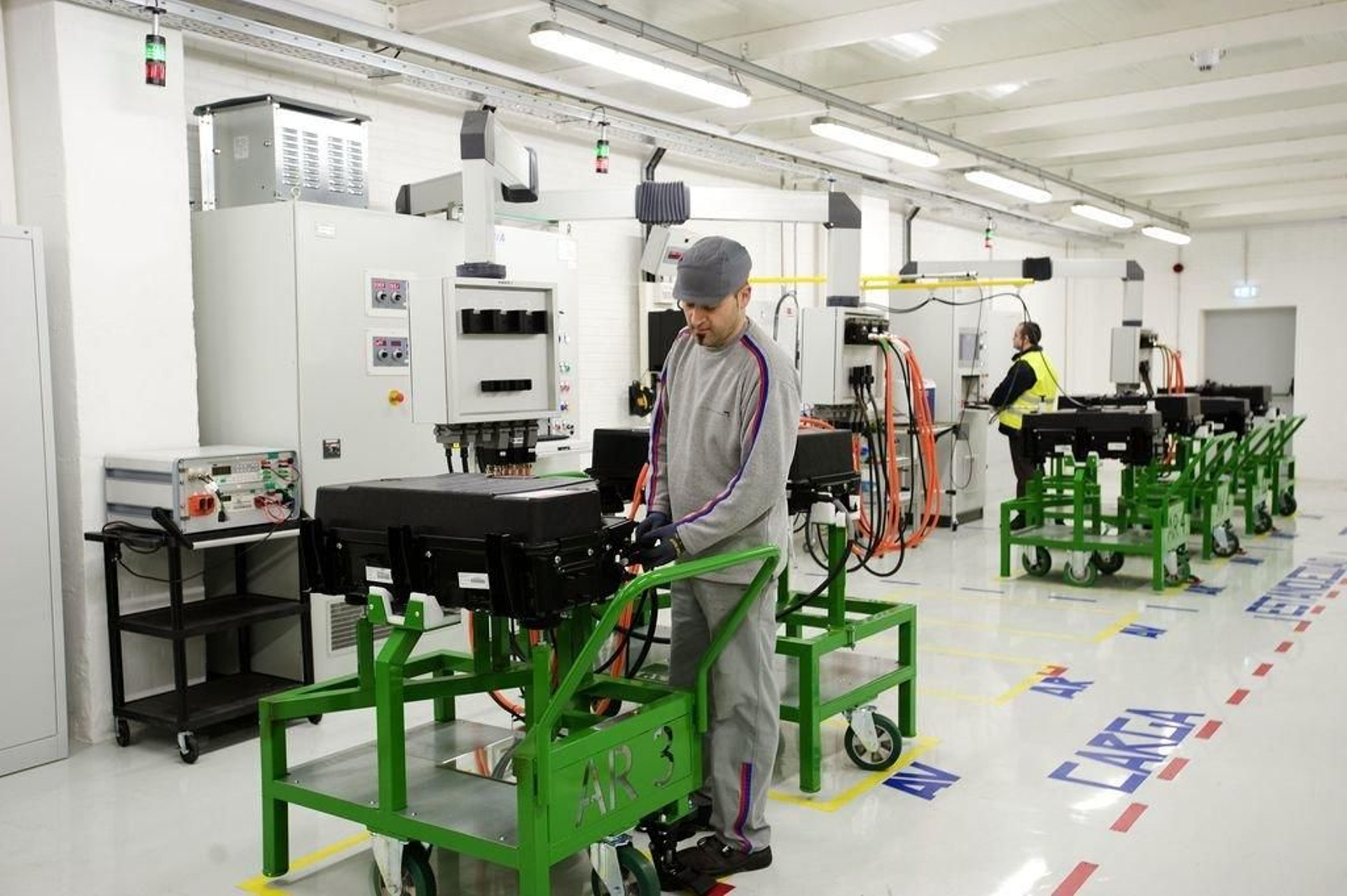 Taller de baterías para coches eléctricos en la fábrica de Vigo, único en el grupo PSA.