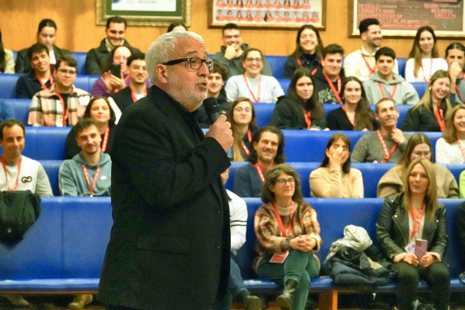 Leo Harlem en la feria empresarial en la facultad de económicas de la UVigo.