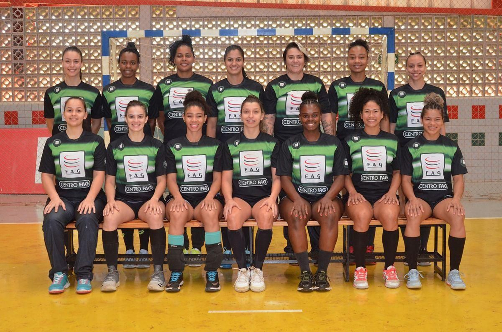 Fermo, arriba a la izquierda, y Almeida, fila inferior en el centro, coincidieron en el Cascavel de Brasil.