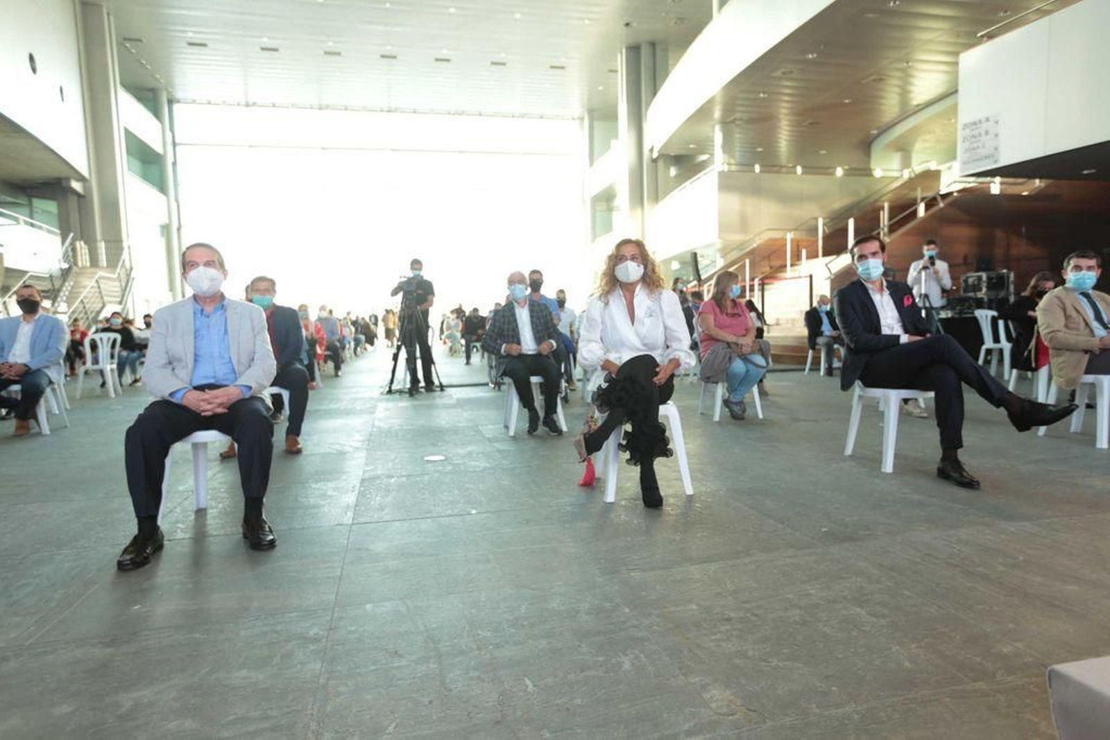 El alcalde de Vigo, Abel Caballero, y la presidenta de la Deputación, Carmela Silva, ayer durante la gala.