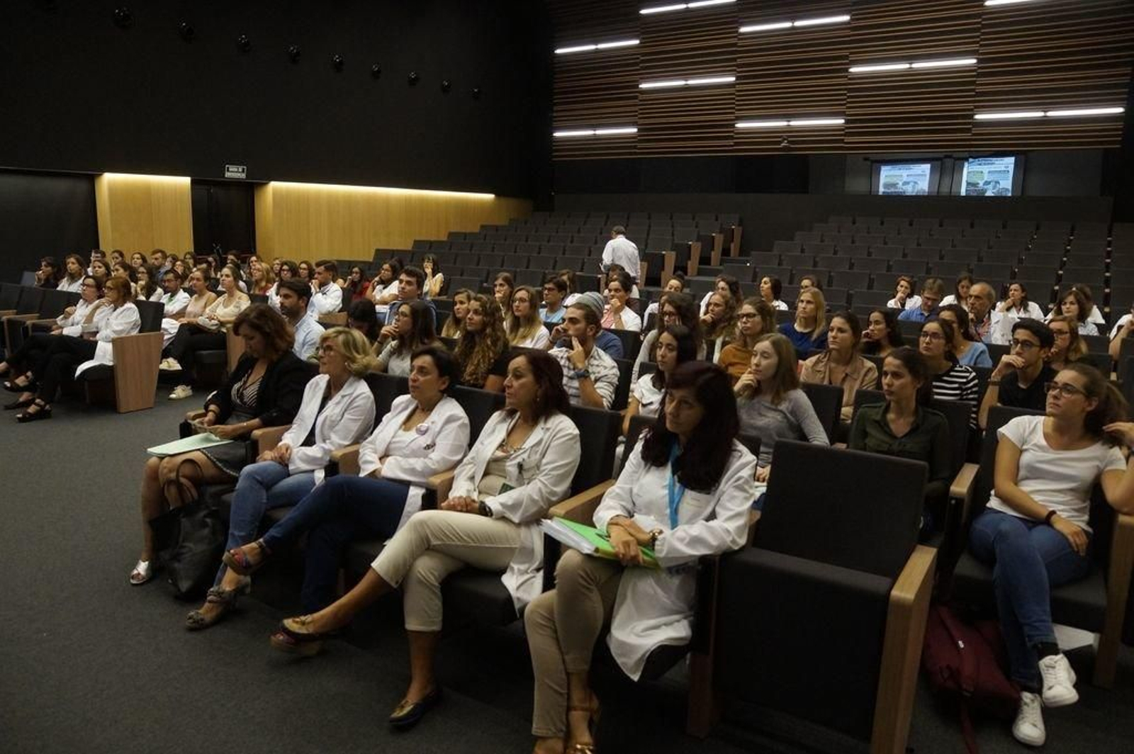 Bienvenida a los alumnos del último curso de Medicina, que se imparte en Vigo.
