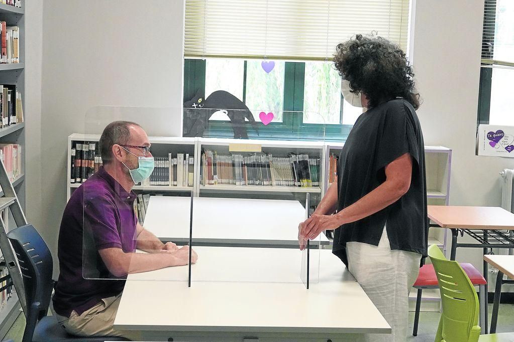 Una de las mamparas que se utilizará en el IES Santa irene cuando no se pueda mantener la distancia