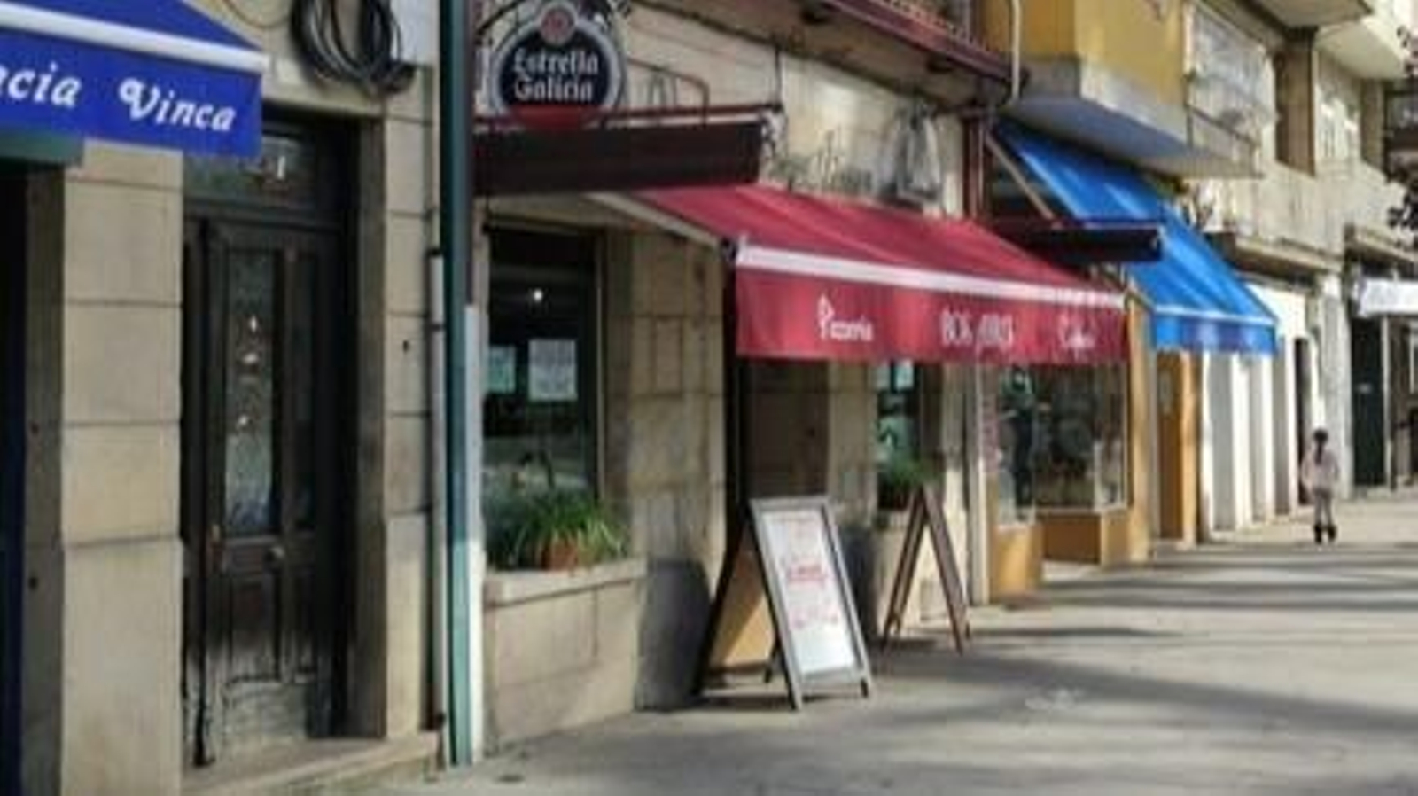 La pizzería se encuentra en pleno centro de la villa y muy cerca de una lavandería donde intentaron entrar.