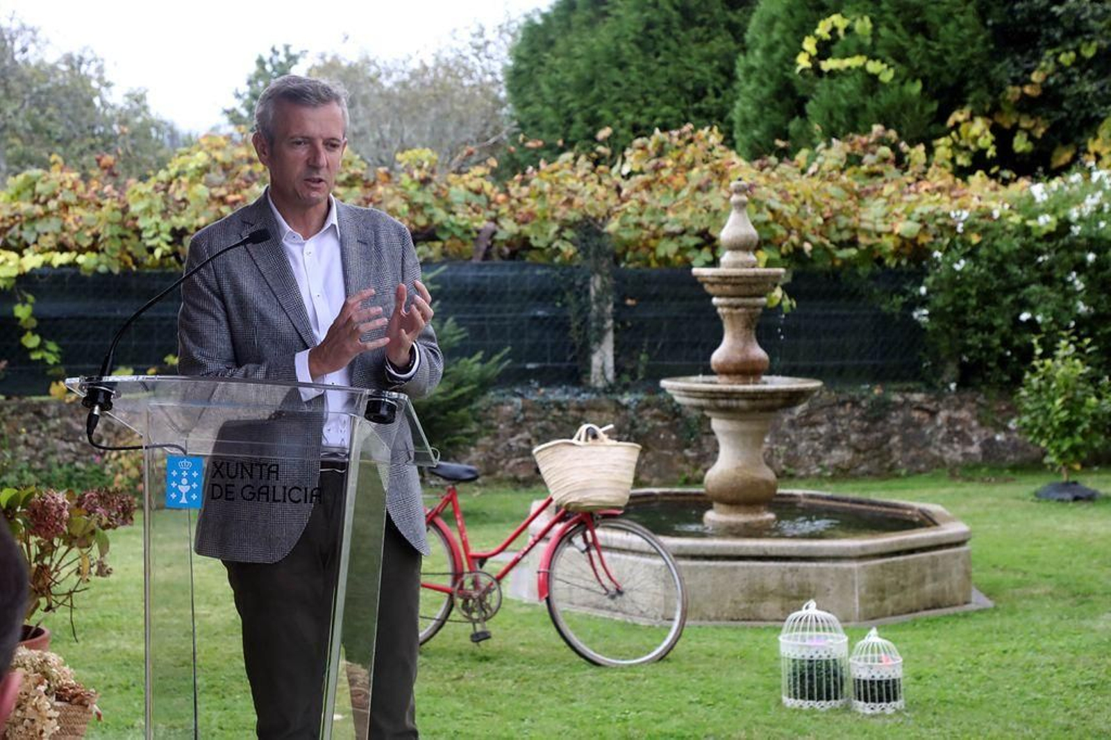 Alfonso Rueda, durante la presentación de la plataforma en Torres de Moreda, en A Estrada.