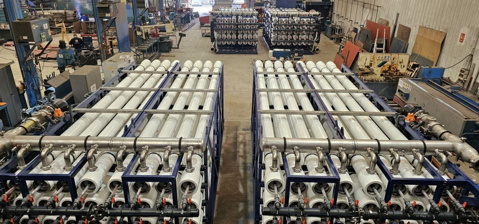 La compañía tiene dos naves en Redondela donde diseña y fabrica equipos para el tratamiento y purificación de agua.