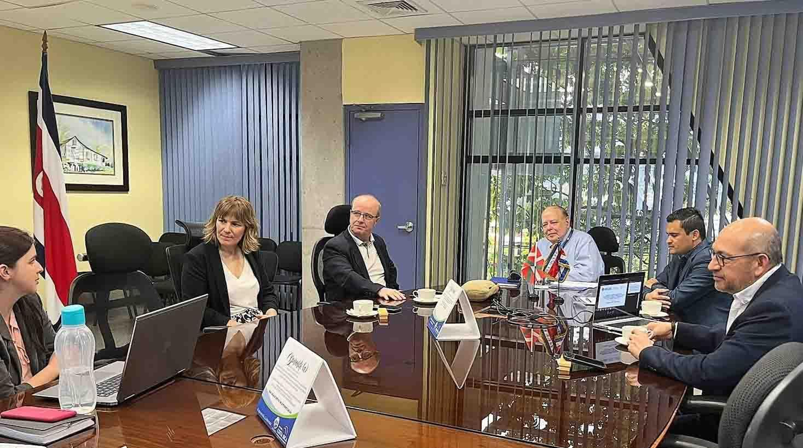 Sesión de trabajo con autoridades de Costa Rica