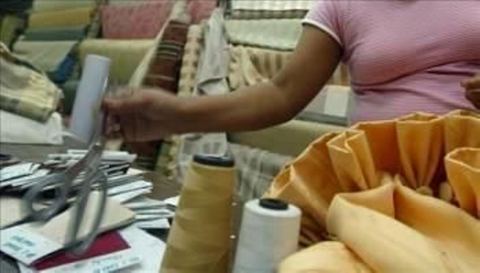 El comercio téxtil en crisis (Foto: EFE)