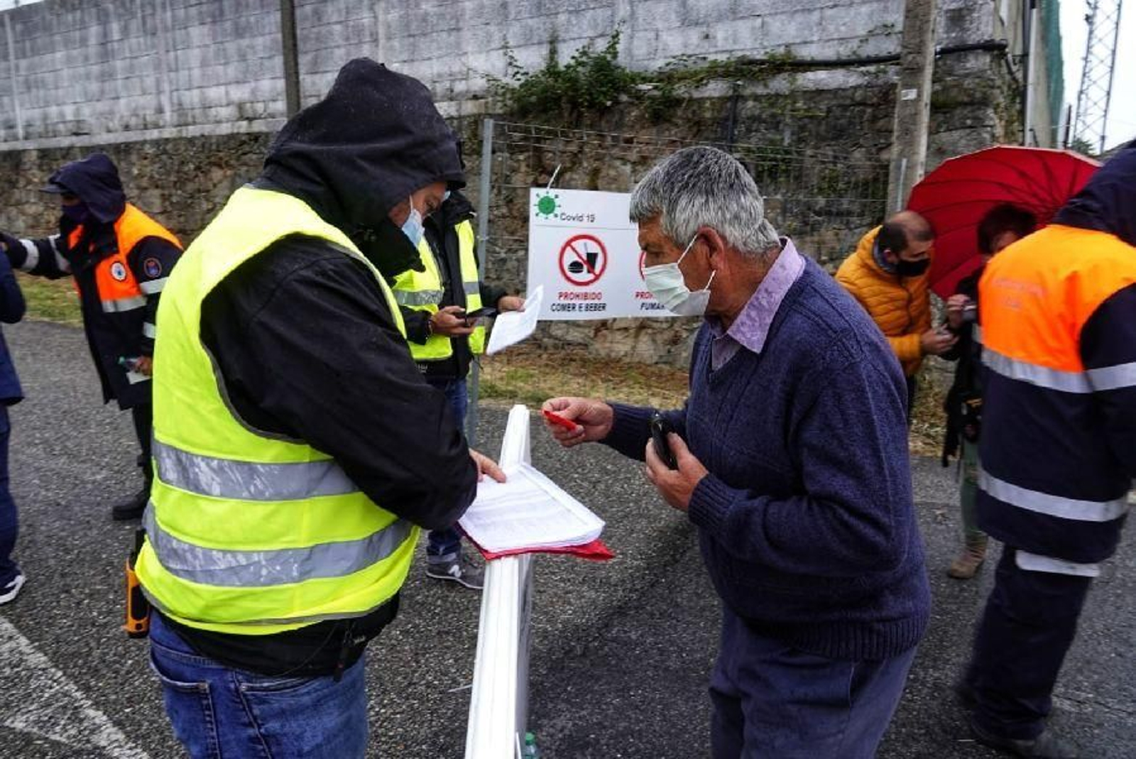 Tomiño vuelve a bailar en una verbena _ Vicente Alonso 03