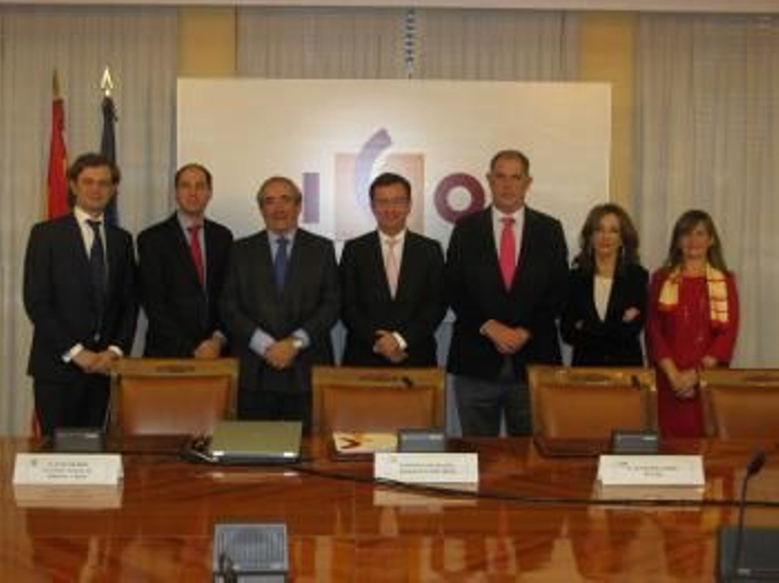 Representantes de Pymar y del Instituto de Crédito Oficial.