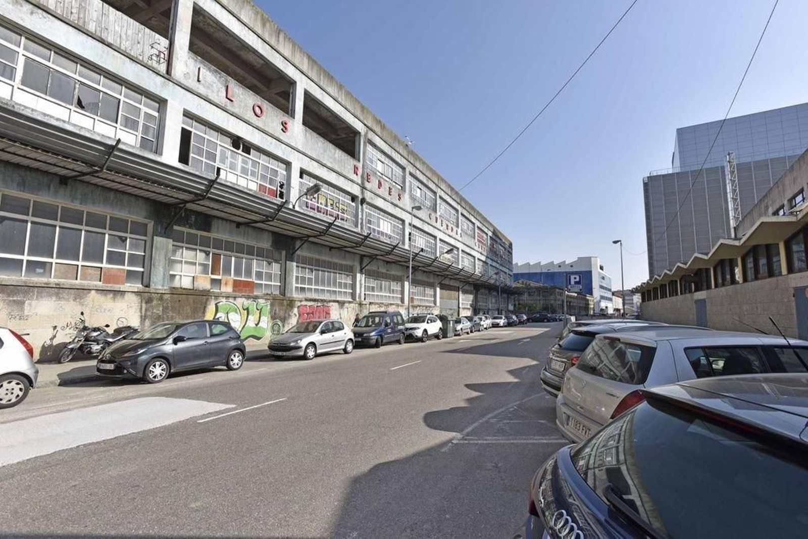 Jacinto Benavente, tras Beiramar, es titularidad municipal en un lado, con naves ya en uso, y municipal en el otro. Cordelerías es ahora del grupo Jove.