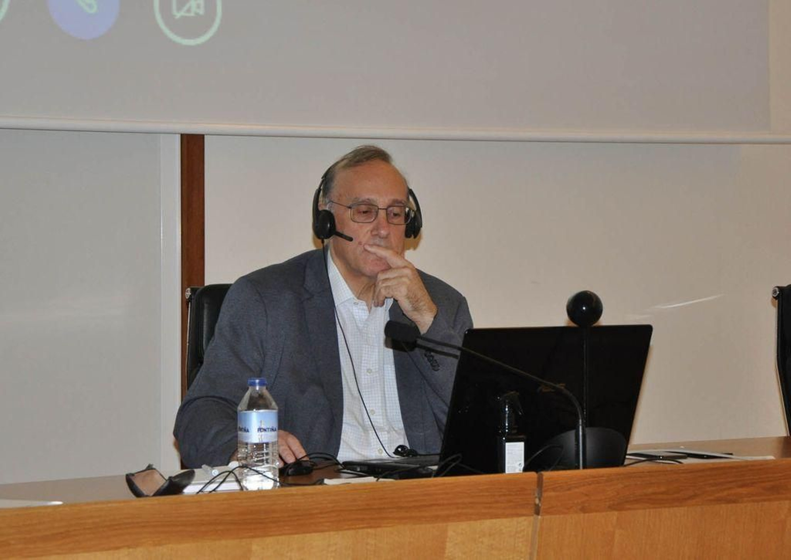El rector Manuel Reigosa, ayer en la sesión de gobierno de la Universidad de Vigo.
