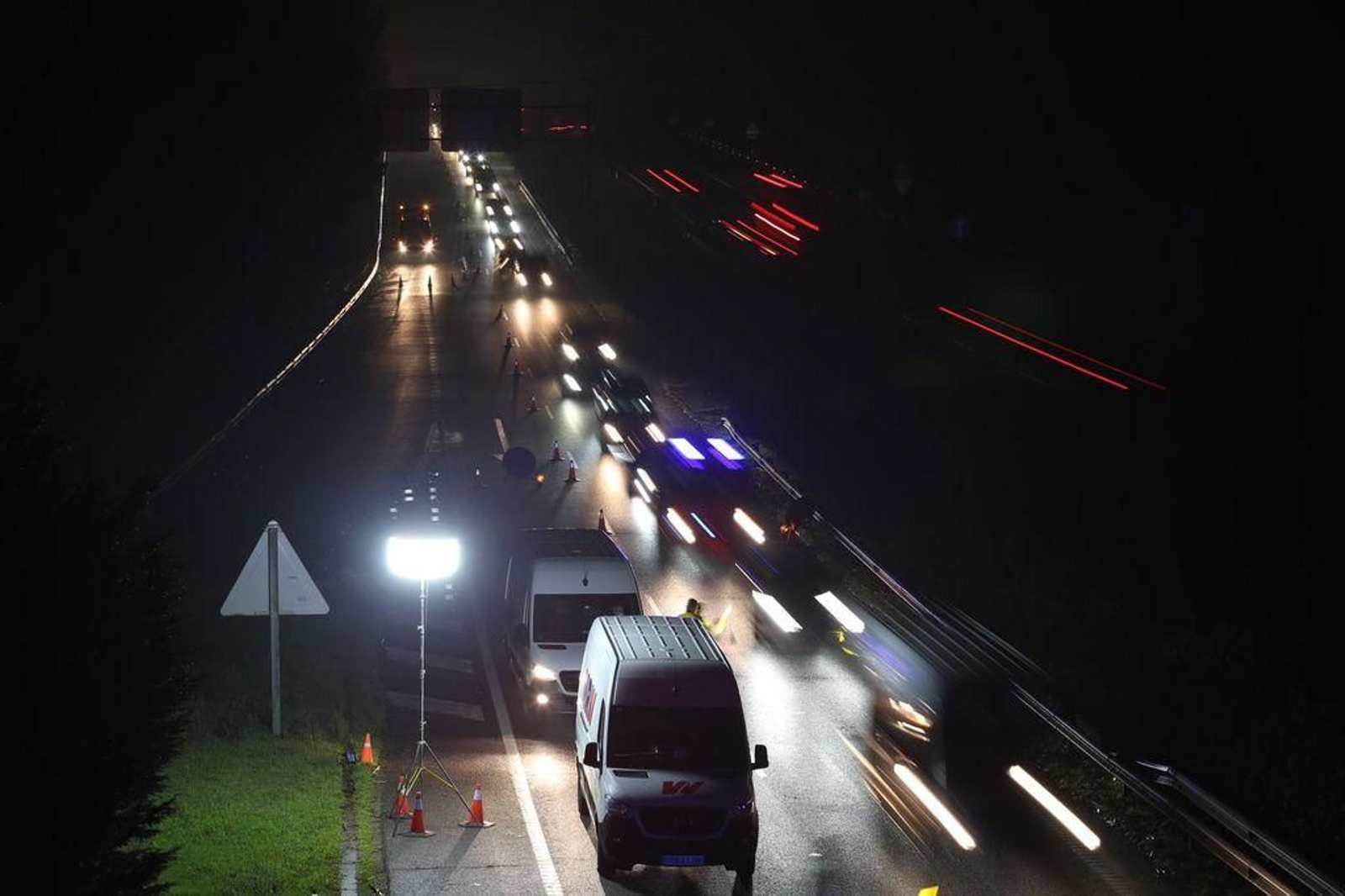 Control de la Guardia Civil en la A52 en O Porriño // Alberte