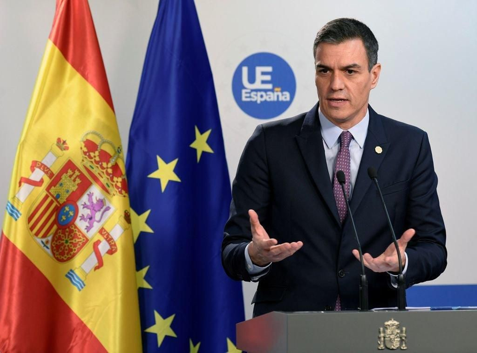 El presidente del Gobierno en funciones, Pedro Sánchez, durante una rueda de prensa en Bruselas.